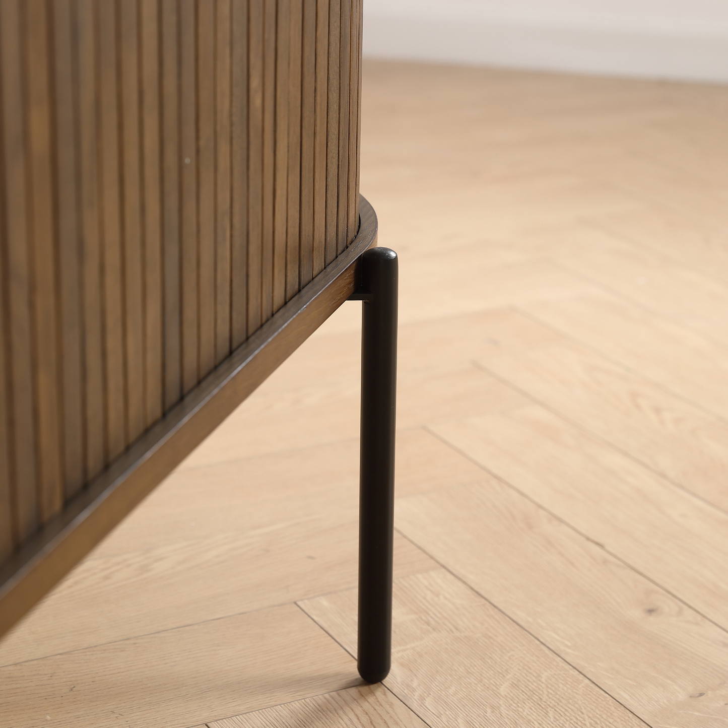 Florence jaloezie tv-meubel met lamellen in gerookt eiken 138x40x55 cm