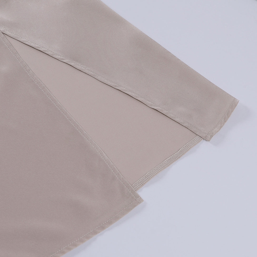 Satijnen Avondjurk – Elegante Slipdress met Watervalhals & Split