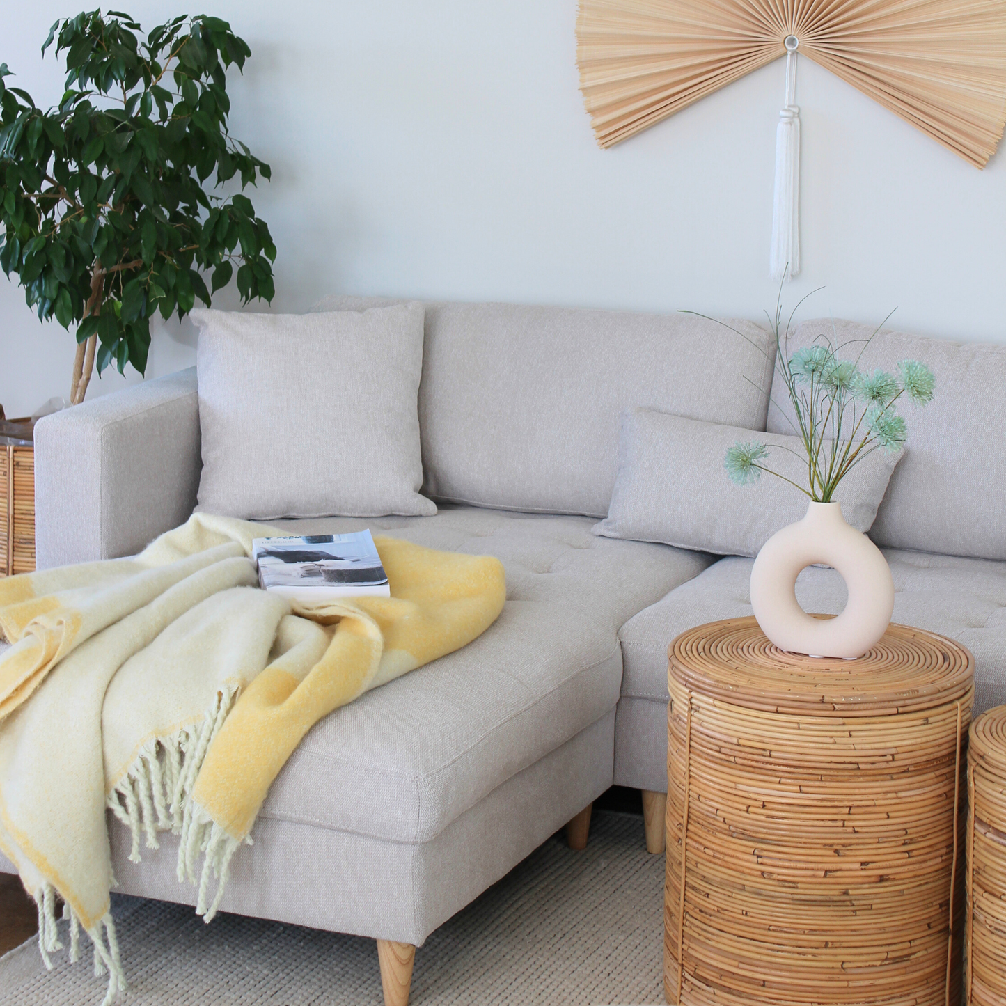 Brandy - Rechts- en linksomkeerbare chaise longue bank in beige - L: 290 x D: 96 x H: 80 cm