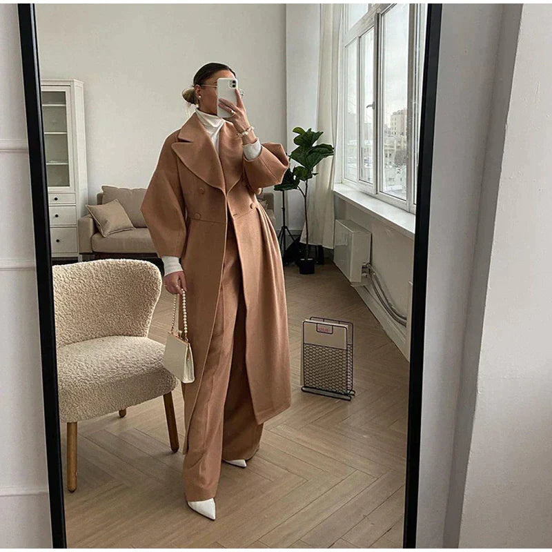 Elegante Lange Damesjas – Stijlvolle Mantel met Split en Ceintuur