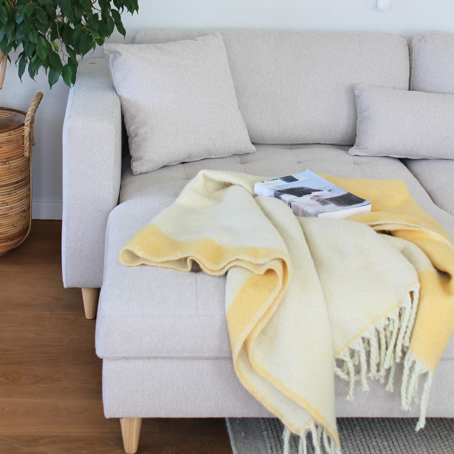 Brandy - Rechts- en linksomkeerbare chaise longue bank in beige - L: 290 x D: 96 x H: 80 cm