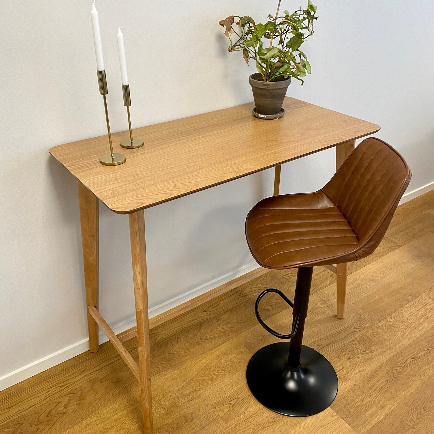 Roxby - Bartafel van gelakt eikenfineer - L: 120 B: 60 H:105 cm